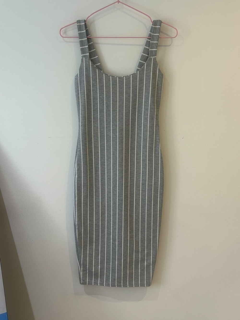 Minimalist Chic Grey Striped Bodycon Midi Dress Sleek Neutral Aesthetic Size 4